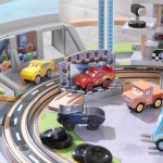 Pista de viteza pentru curse Cars 3 cu masuta - Disney Pixar Florida Speedway KidKraft - 55 piese
